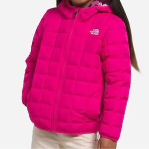 THE NORTH FACE GIRLS' REVERSIBLE THERMOBALL HOODED JACKET Girls 7